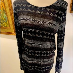 NWT H&M long Sleeve Aztec Print T Shirt Size Small